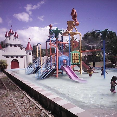 Gazebo Pools And Restaurant Hotel Cabadbaran ภายนอก รูปภาพ