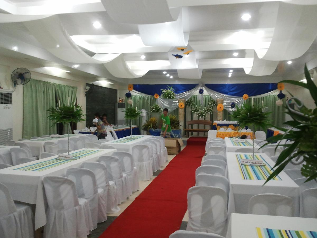 Gazebo Pools And Restaurant Hotel Cabadbaran ภายนอก รูปภาพ