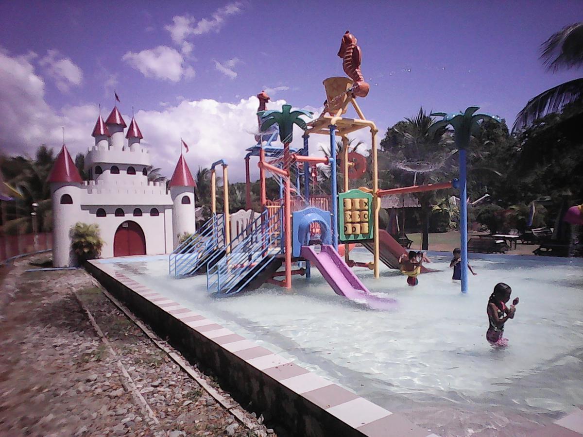 Gazebo Pools And Restaurant Hotel Cabadbaran ภายนอก รูปภาพ