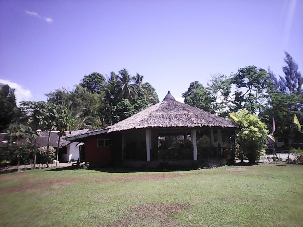 Gazebo Pools And Restaurant Hotel Cabadbaran ภายนอก รูปภาพ