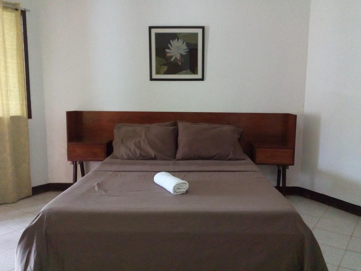Gazebo Pools And Restaurant Hotel Cabadbaran ภายนอก รูปภาพ