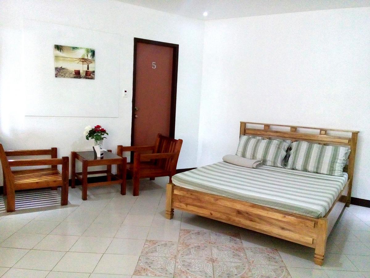 Gazebo Pools And Restaurant Hotel Cabadbaran ภายนอก รูปภาพ