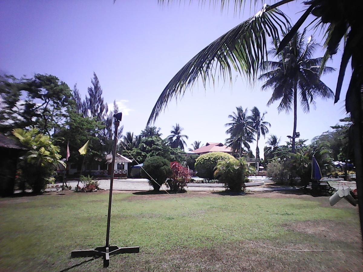 Gazebo Pools And Restaurant Hotel Cabadbaran ภายนอก รูปภาพ