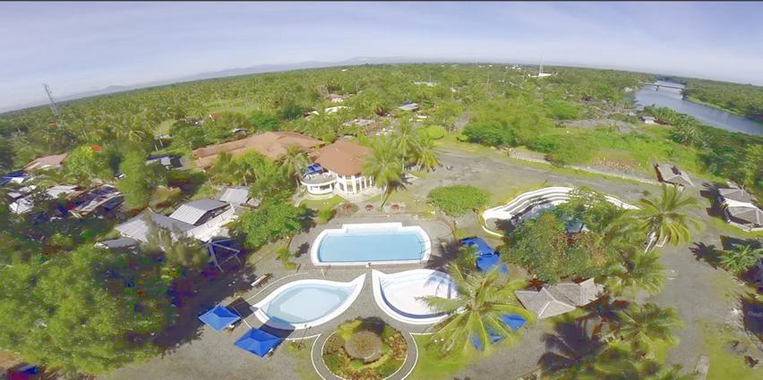 Gazebo Pools And Restaurant Hotel Cabadbaran ภายนอก รูปภาพ