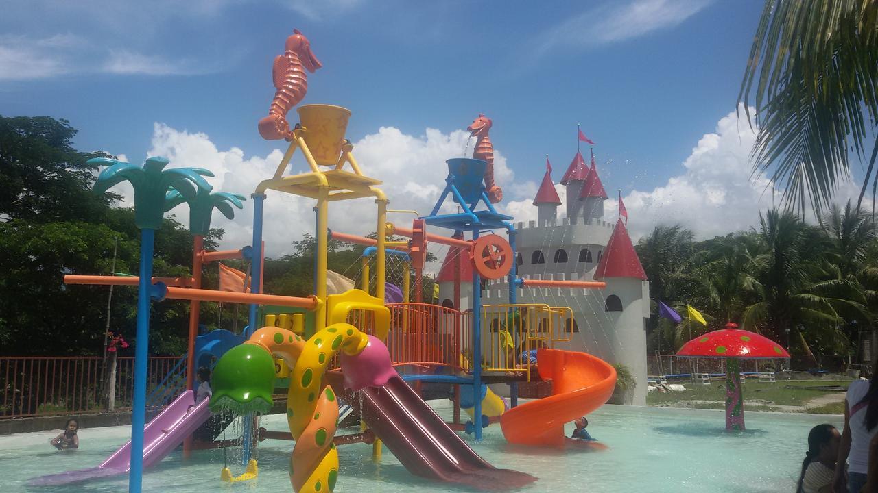 Gazebo Pools And Restaurant Hotel Cabadbaran ภายนอก รูปภาพ